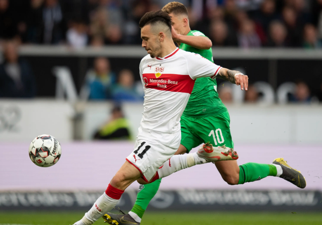 切尔西中场欲加盟门兴格拉德巴赫,法甲联赛争夺激烈 切尔西中场欲加盟门兴格拉德巴赫,法甲联赛争夺激烈