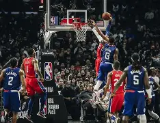 包含快船队球员伤愈归队，即将重返球场的词条